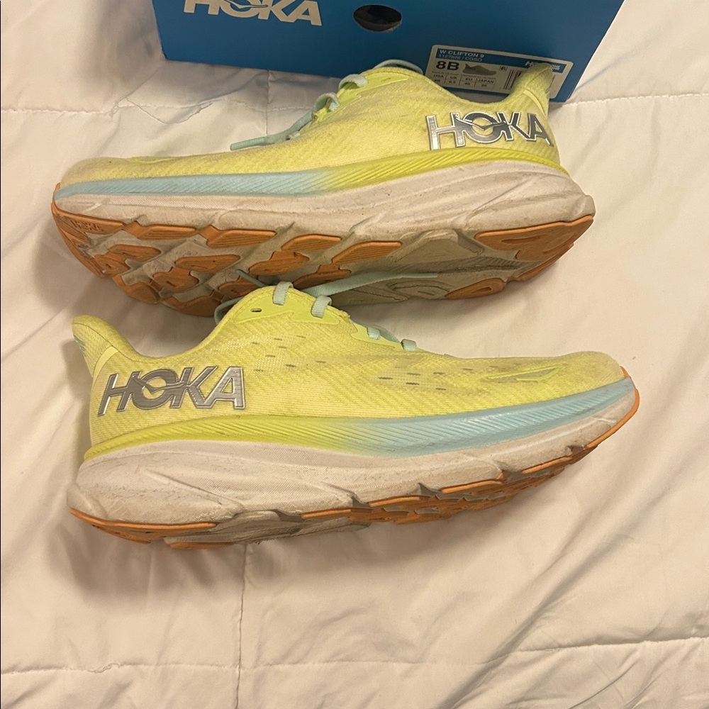 Hoka Women's Clifton 9 Vibrant Yellow Athletic Shoes - Picture 2 of 6